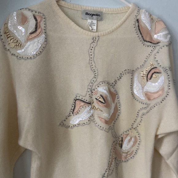 Magnolia lambs wool and angora sweater - Picture 2 of 5